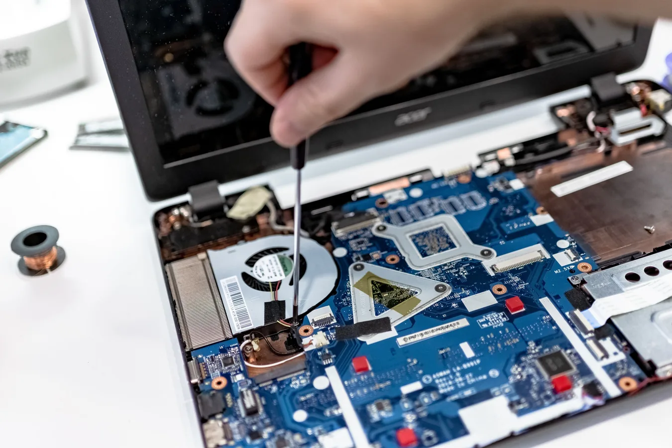 Hands-on laptop hardware repair for Tampa Bay customers
